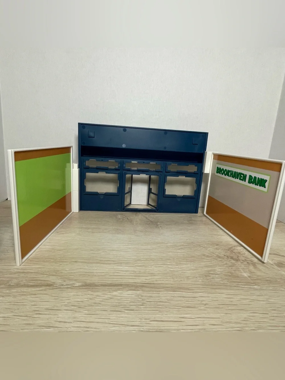 Roblox’s Brookhaven Bank Brookhaven Outlaw And Order Toy Set NO CODE Incomplete
